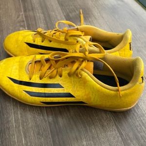 adidas f5 junior messi no cleats
